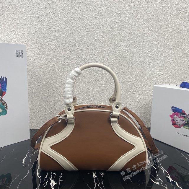 prada女包 普拉達2020年專櫃最新款 小牛皮女士手提包 1BB070 走秀款 prada大號單肩女包  pyd2195